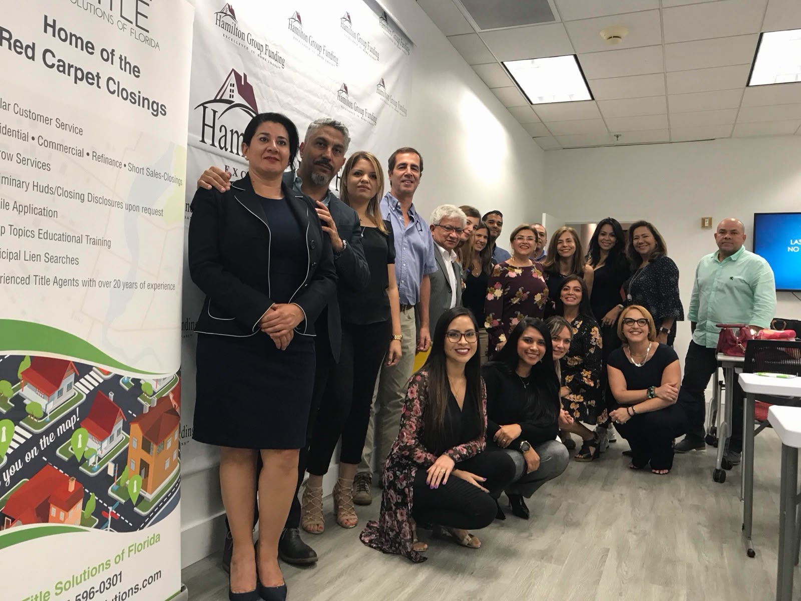 Foto grupal de asistentes al evento de Hamilton Group Funding